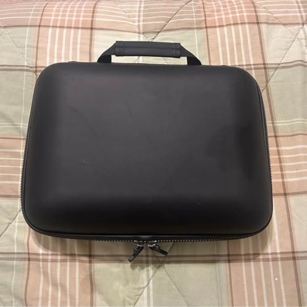 STOW Hard Shell Travel Case - Picture 5 of 5
